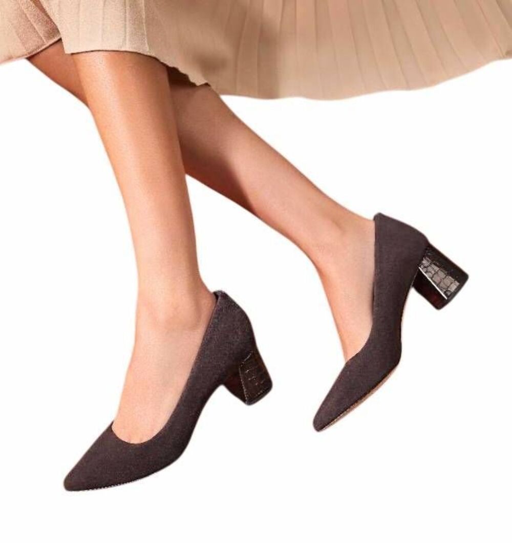 Donald Pliner Suzette Dark Brown suede pointed toe block heel 8.5